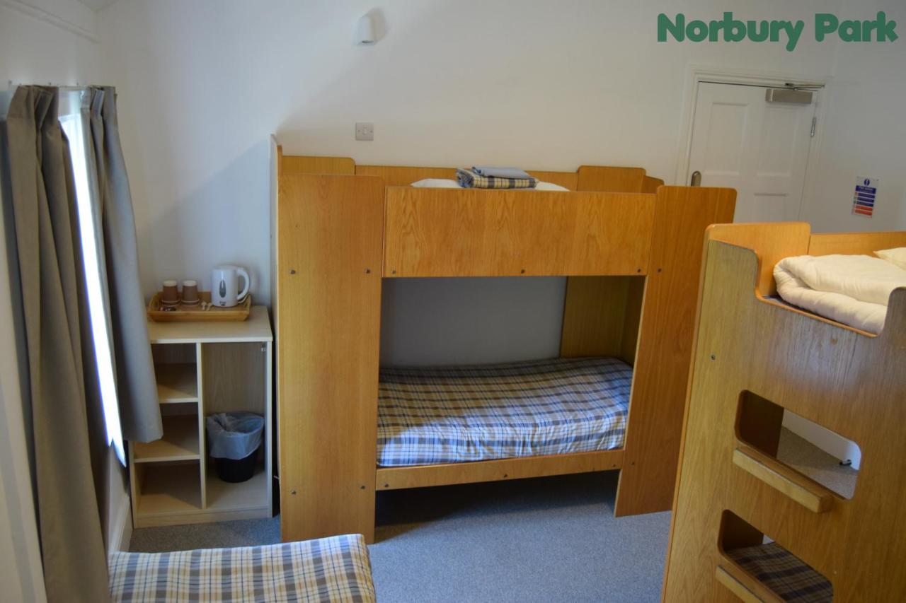 Fsc Juniper Hall Hostel Mickleham Extérieur photo
