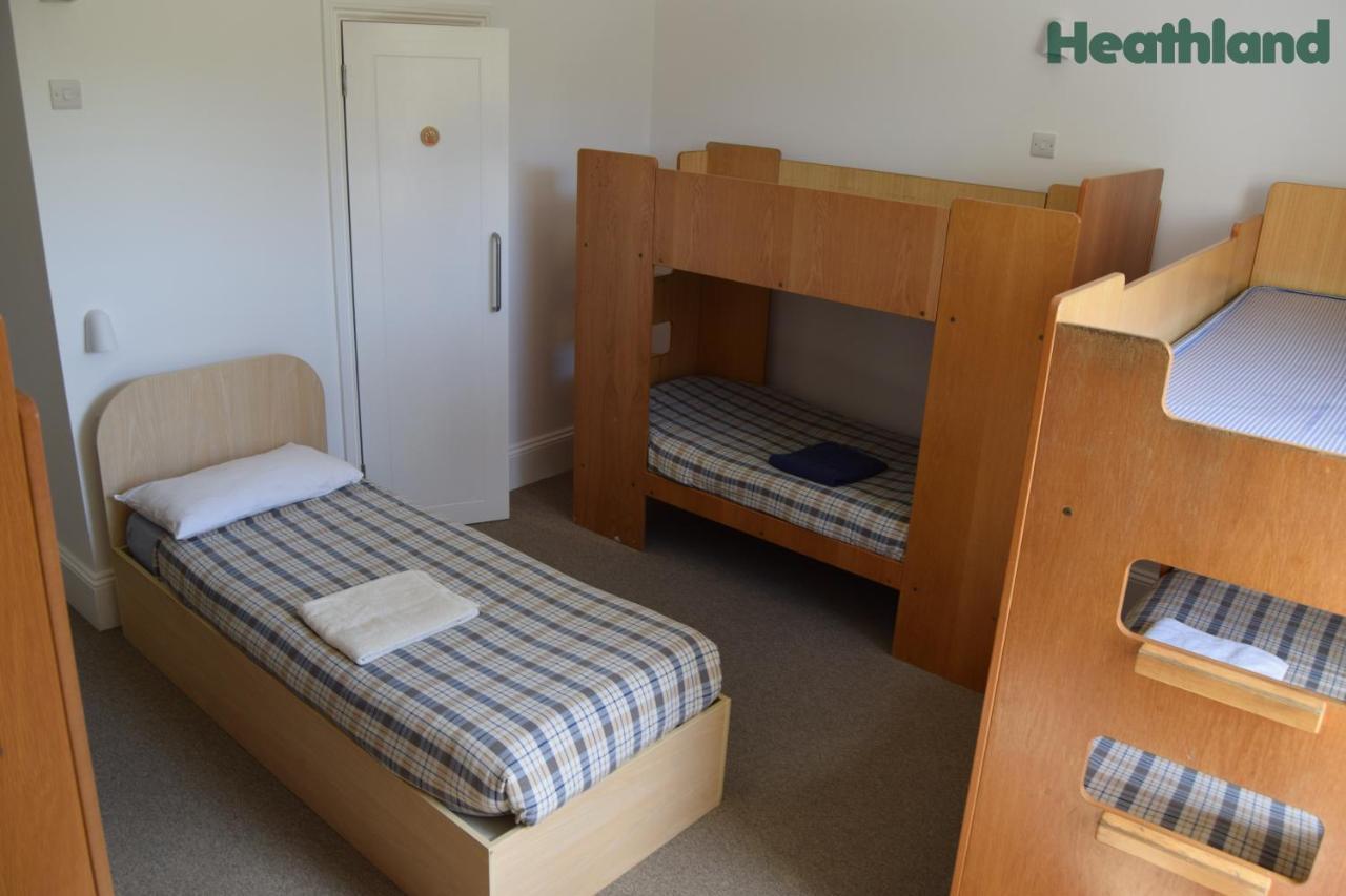 Fsc Juniper Hall Hostel Mickleham Extérieur photo