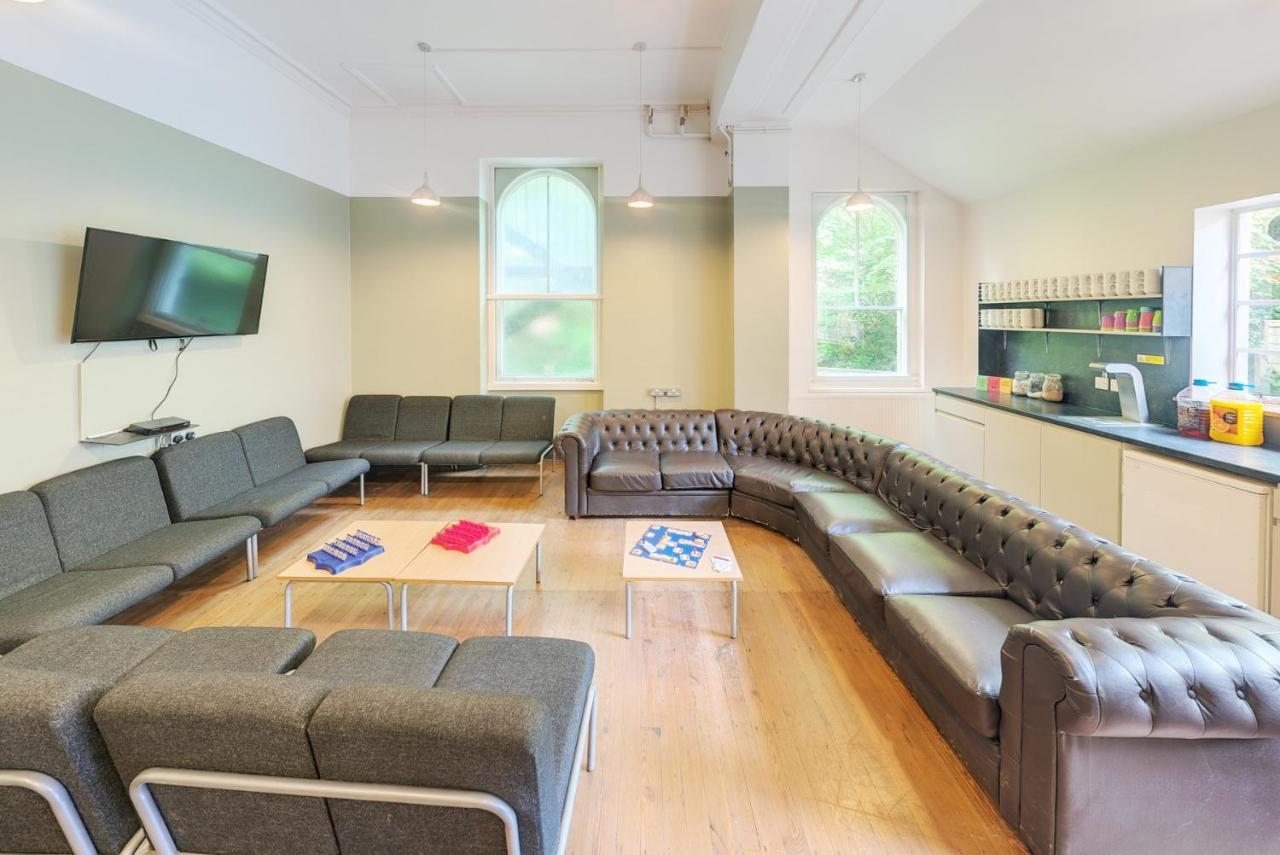 Fsc Juniper Hall Hostel Mickleham Extérieur photo