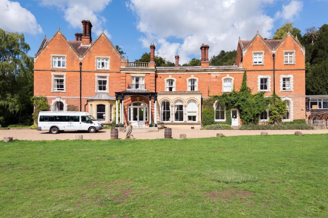 Fsc Juniper Hall Hostel Mickleham Extérieur photo
